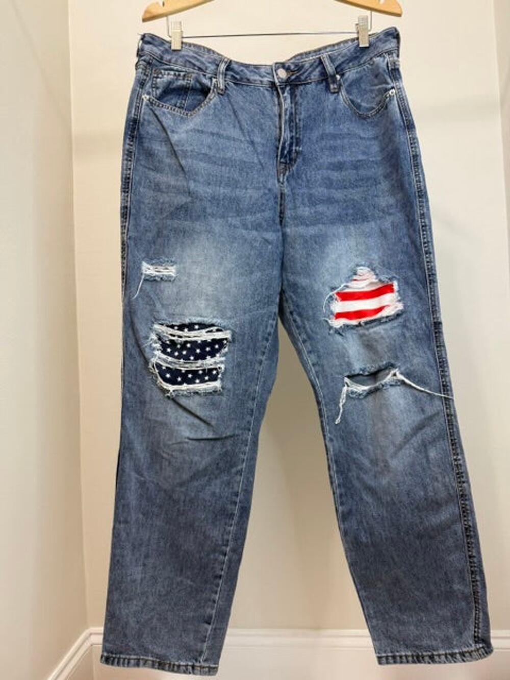 NY&C Dream Curvy Boyfriend Jeans Distressed Flag Detail Sz16 / 36